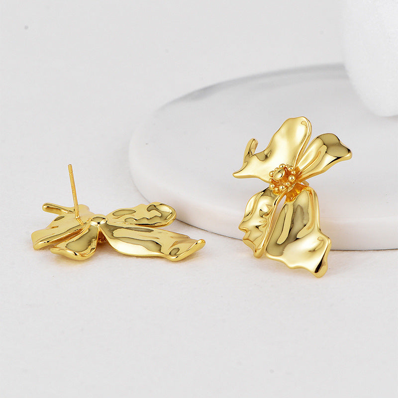 E0700 Fashionable Minimalist Design Earrings for Women Brass Gold-Plated Concave Flower Earrings