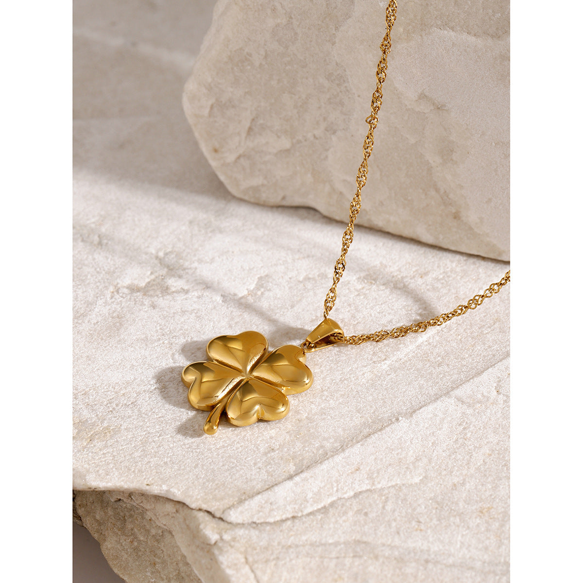 2H 18K Gold Stainless Steel Four-Leaf Clover Pendant Necklace Summer New Fashion Simple Necklace Pendant