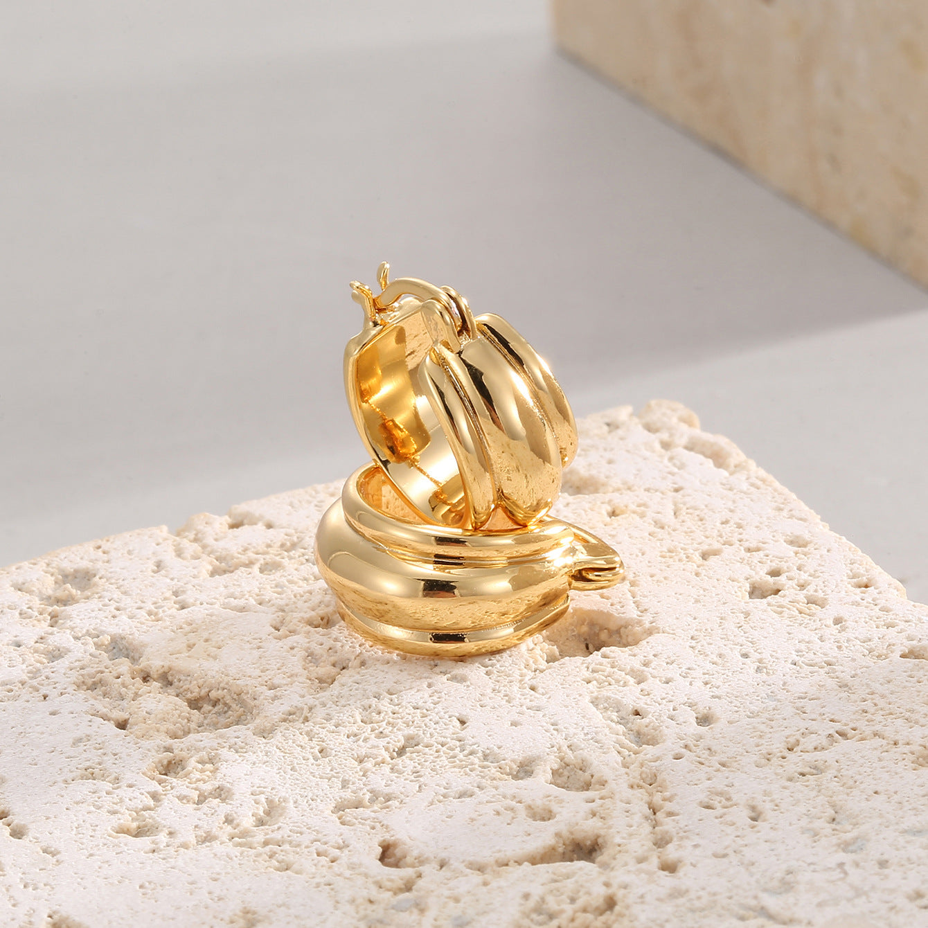 E0250 Personalized Minimalist Design Gold-Plated Smooth Earrings for Women Fashion Jewelry