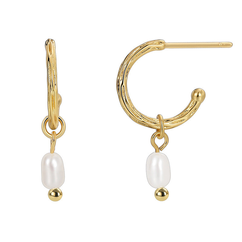 E0441 Manufacturer Supply Fashion Simple Earrings for Women Irregular Shell Beads Vintage C Font Style Earrings