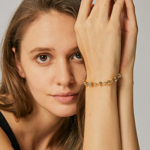 18K Gold-Plated Brass Bow Knot Chain Bracelet with chain design details