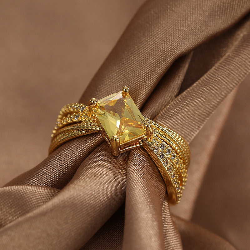 R0357 Fashionable Yellow Zircon Ring for Women, Brass Gold-Plated Simple Micro-Paved White Zircon Ring