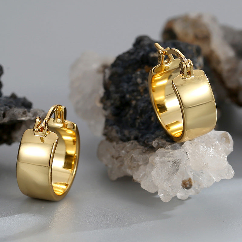 E0451 Simple Design Glossy Surface Curved Earrings for Women Brass Gold Plated Fashion Ear Accessories