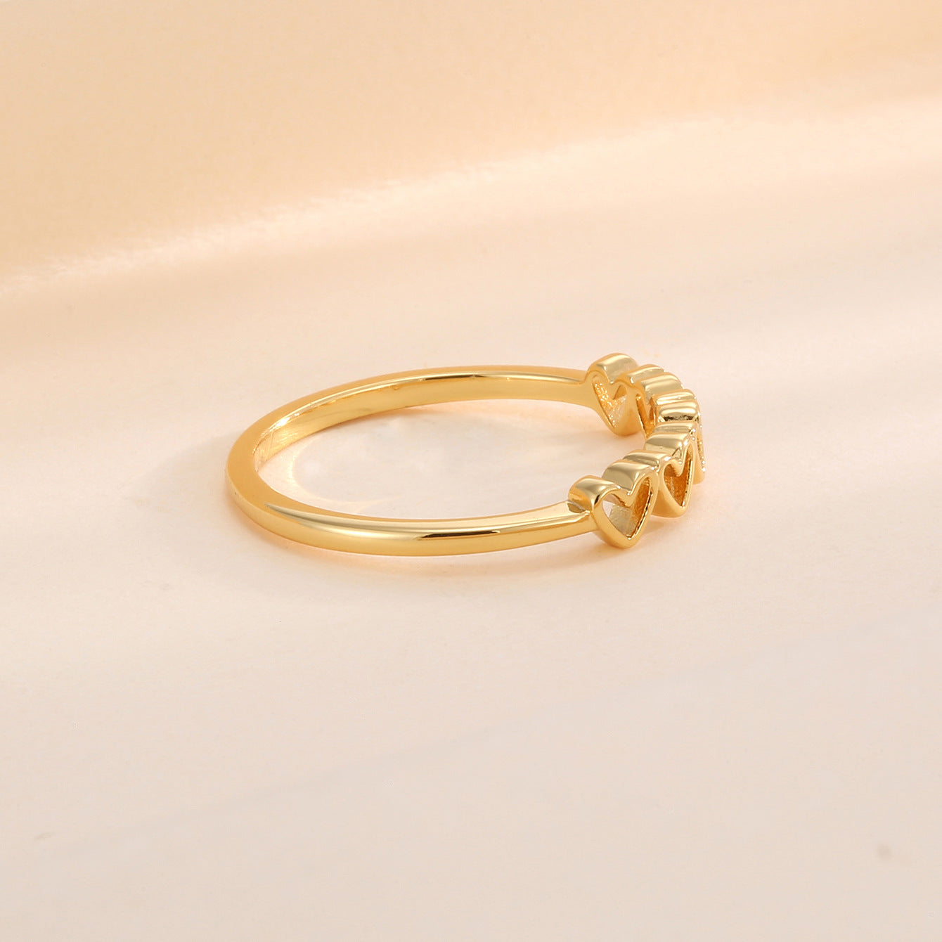 R0557 Minimalist Hollow Heart Connected Fashion Ring for Women Brass Gold Plated Cool Finger Ring