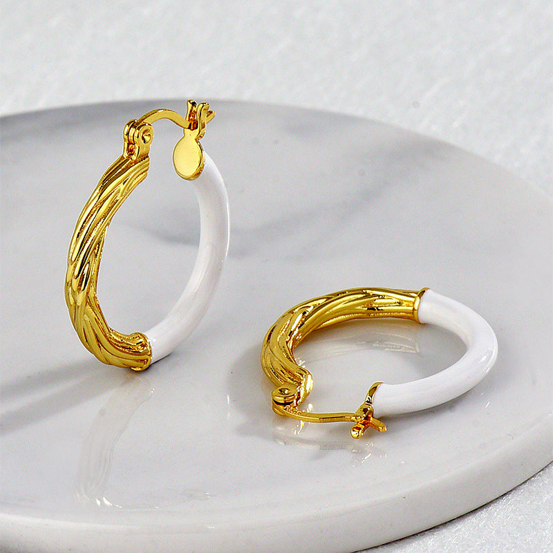 E0637 Lightweight Fashion Epoxy Earrings for Women Retro Simple Asymmetric Spliced Hoop Earrings