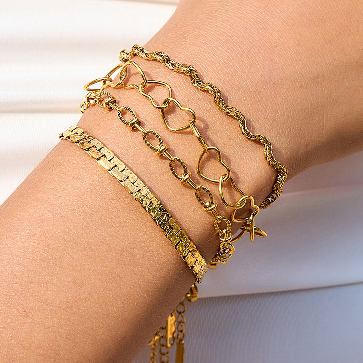 Stainless Steel Heart Gold-Plated Bracelet Jewelry Non-Fading Accessories for Women