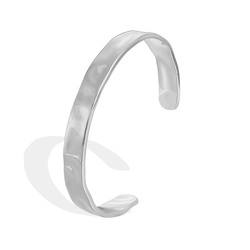 B0156 Personalized Fashion Simple Hammered Pattern Bracelet for Women Brass Gold-Plated Bangle