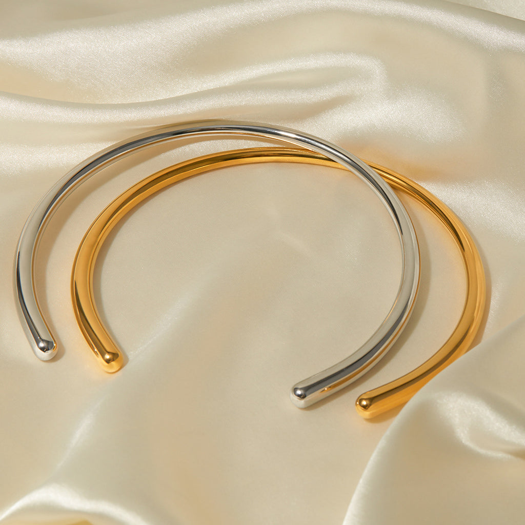 Simple retro-inspired heart necklace for women 18K Gold Vacuum Plating Simple Smooth Choker Necklace