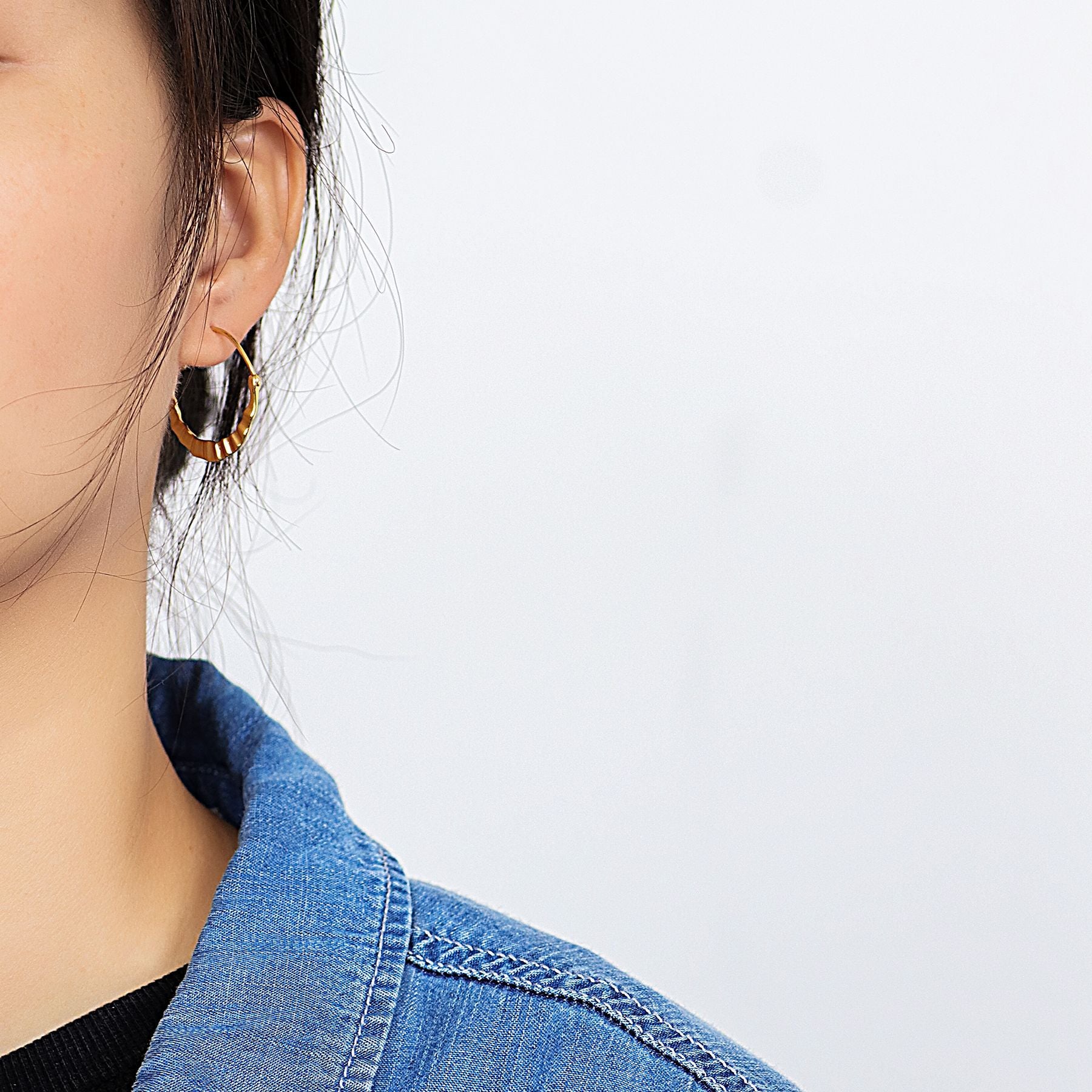 E0062 Vintage Ruched Earrings for Women Copper Gold Plated Fashion Wave Hoop Earrings Round Face Slimming Ear Jewelry