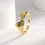 R0466 Fashionable Design Ring for Women, Brass Gold-Plated Wave Pattern Versatile Tail Ring