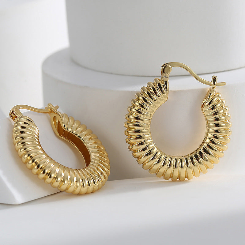 E0482 Design Bread Thread Cowhide Corner Shape Earrings for Women Fashion Retro Gold Plated Earrings