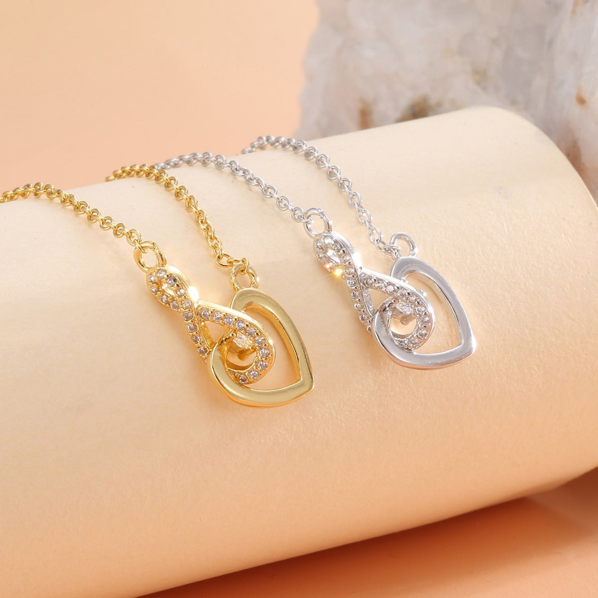 CYN0112 Infinite Love Copper Necklace Vintage Fashion Butterfly Tassel Heart-shaped Collarbone Chain