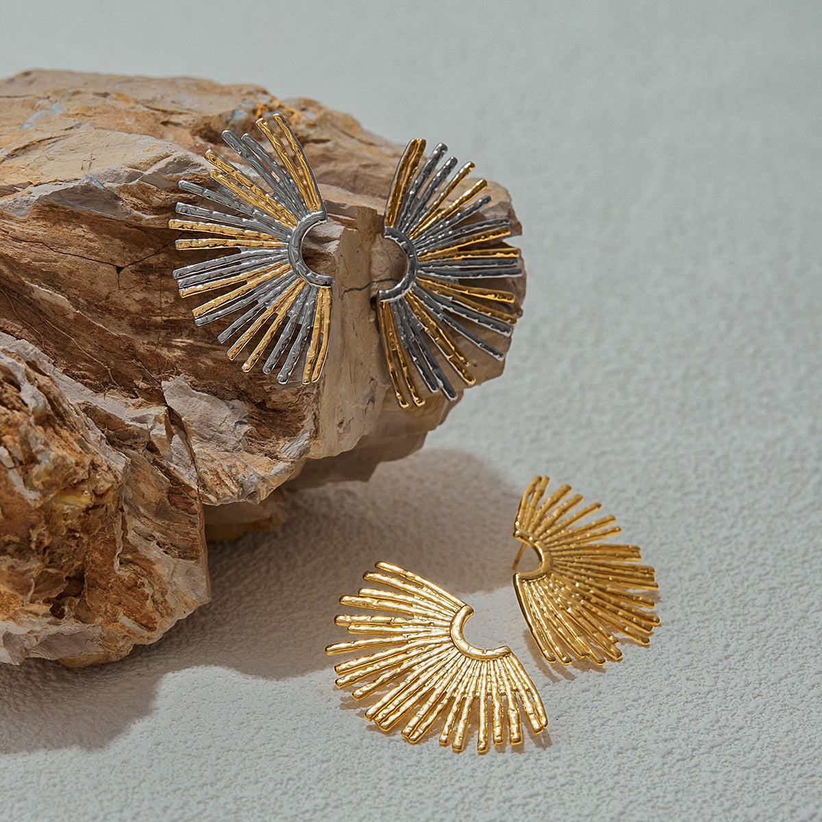 2H Stainless Steel Sunflower Earrings Design Sense Earrings Non-Fading Zircon Earrings Jewelry