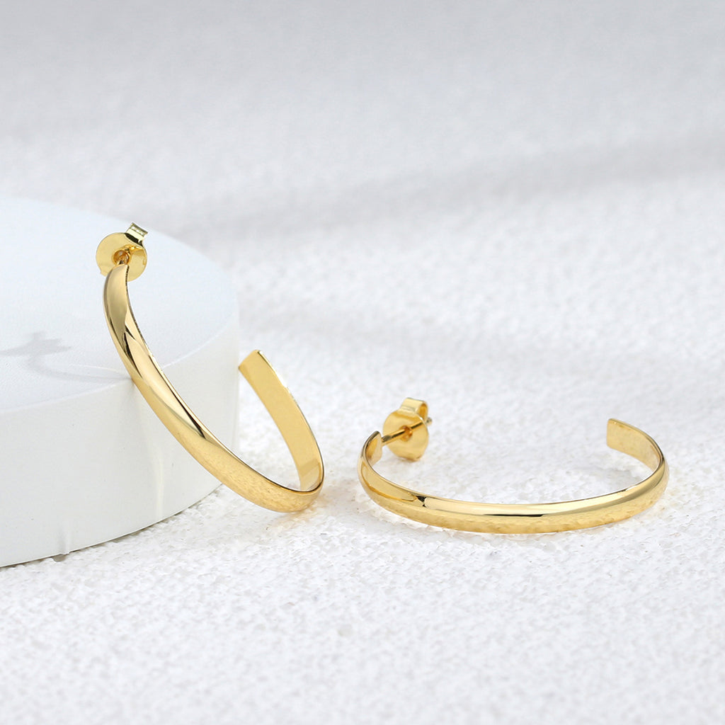 E0300 Multi-size Wind Earrings Simple Geometric C Word Earrings Curved Metal Texture Earrings for Women