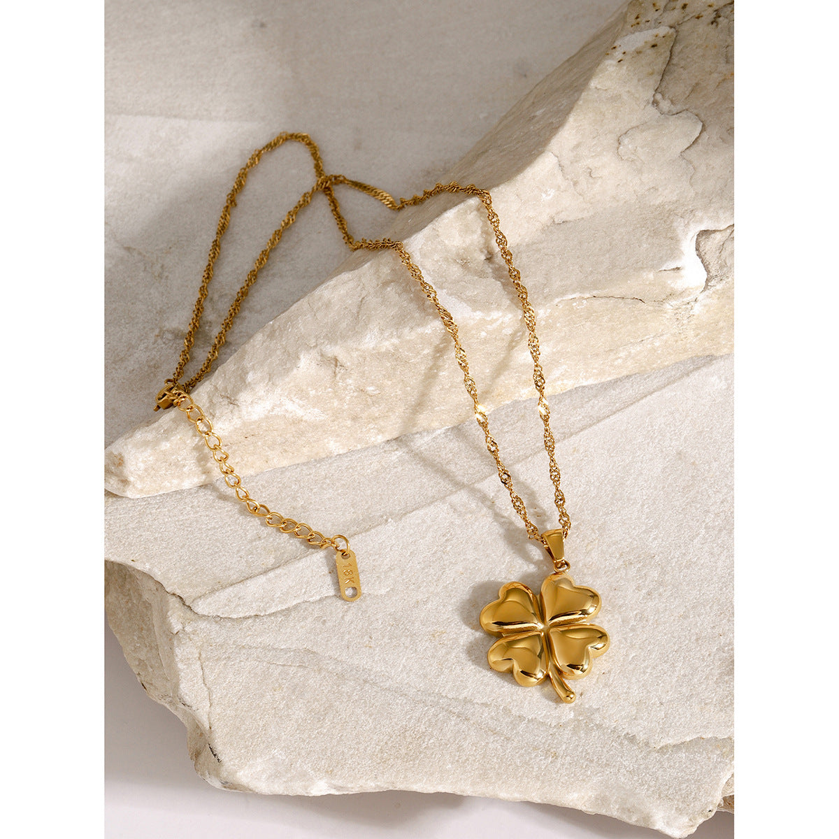 2H 18K Gold Stainless Steel Four-Leaf Clover Pendant Necklace Summer New Fashion Simple Necklace Pendant