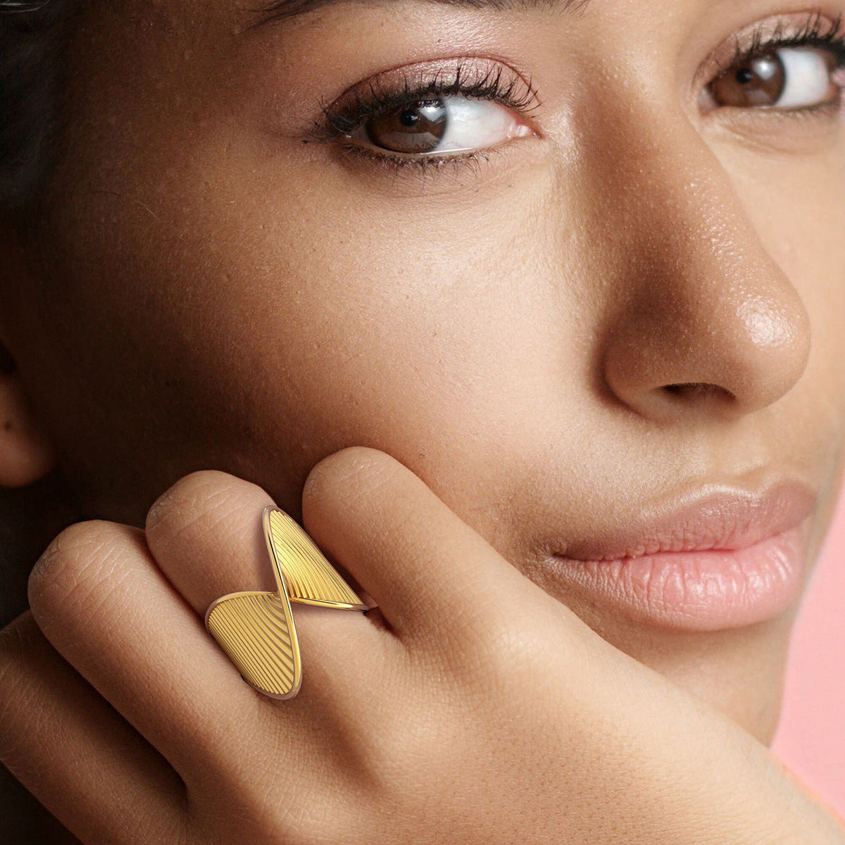 New18K Gold Stainless Steel Stripe Twist Ring Unique Design Sense Asymmetric Ring