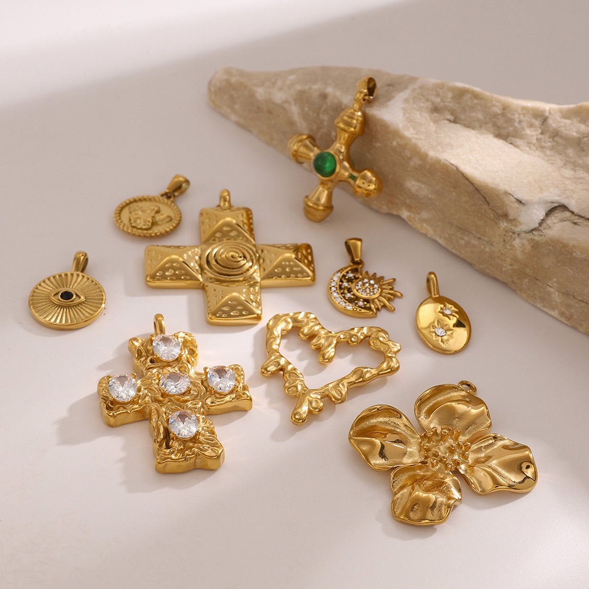 Stainless Steel Flower Jewelry Accessories Cross diy Pendant Color-Retaining Heart Necklace Pendant