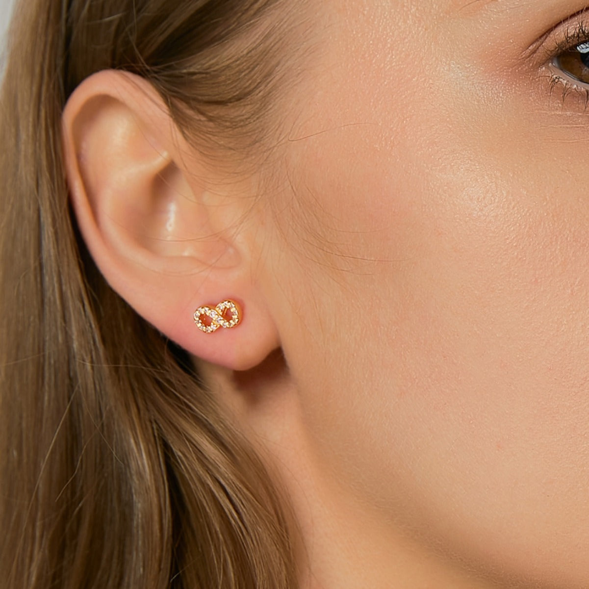 SE0200 S925Silver Plated with Full Diamond Love Infinity8Small and exquisite stud earrings