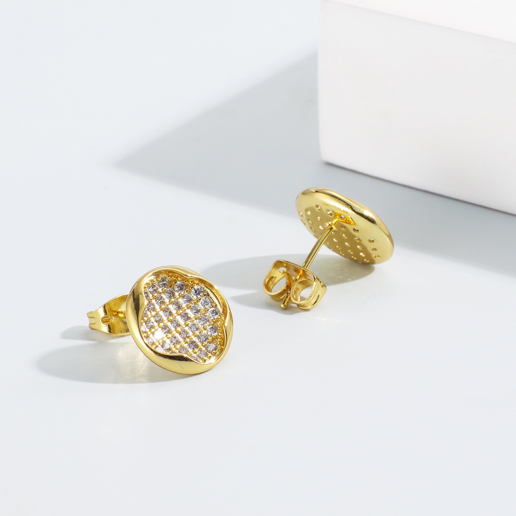 S925Silver Needle Fashion Micro Inlaid Four-Leaf Clover Earrings Simple Round Stud Earrings Jewelry