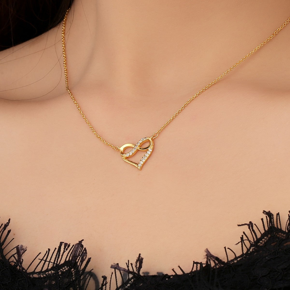 N0016 Japanese and Korean Elegant Luxury Design Hollow Heart Zircon Necklace for Women Infinity Symbol Pendant