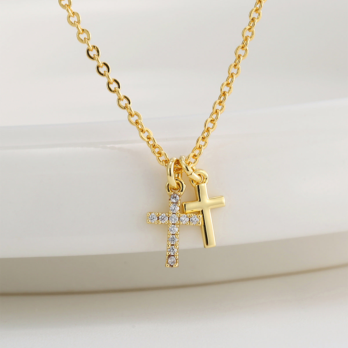 N0292 Retro Personalized Design Necklace for Women Gold-Plated Zircon Cross Pendant