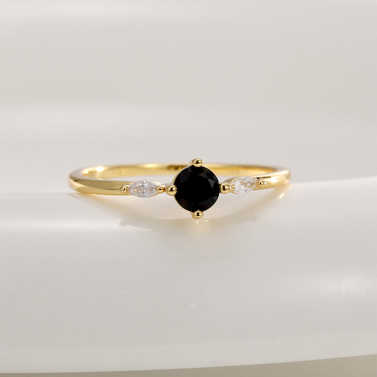 R0693 Simple Plain Band Ring for Women New Black Zircon Jewelry