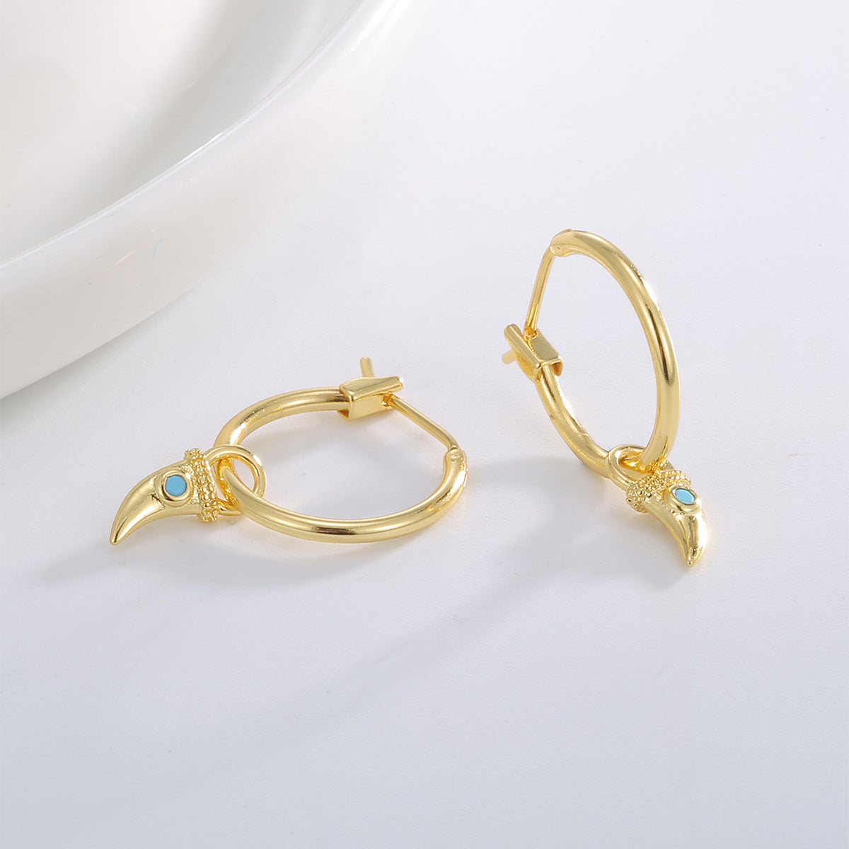 E0809 Simple Unique Design Earrings for Women Retro Fashion Gold-Plated Wolf Tooth Zircon Earrings