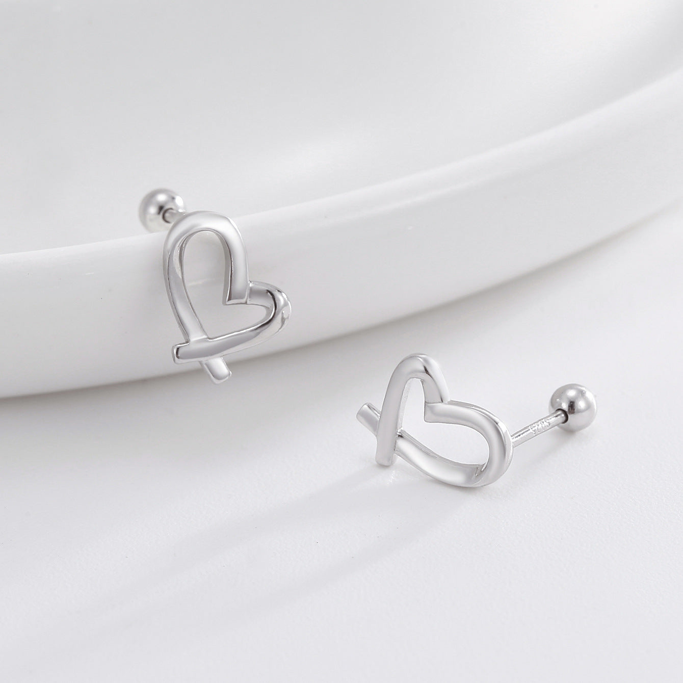 SE0160 S925Silver Plated White Gold Japanese and Korean Irregular Heart Smooth Earrings for Women