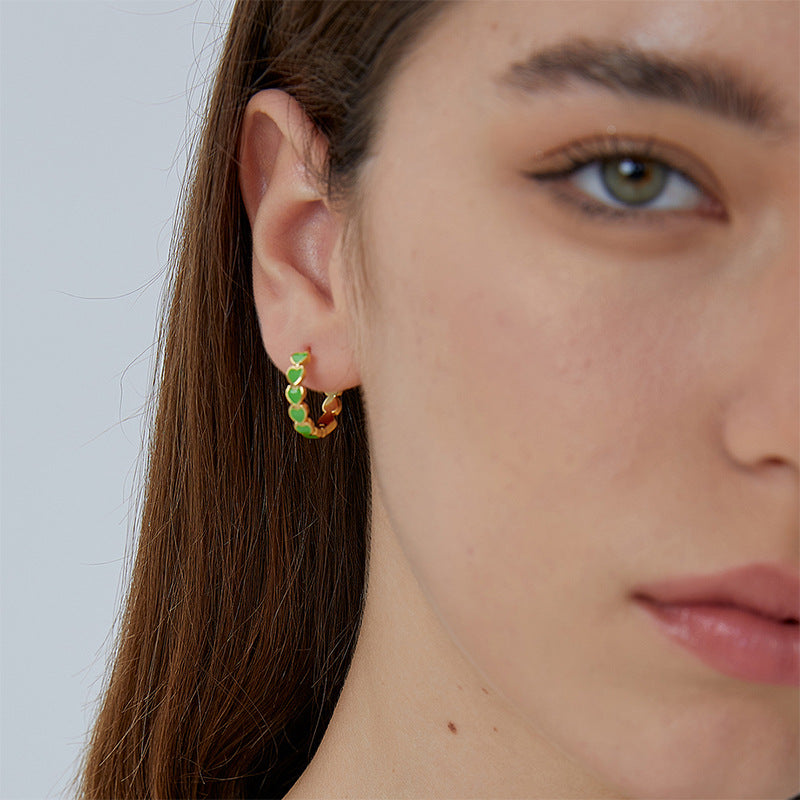 E0507 Fashionable Simple Exquisite Design Hoop Earrings for Women Heart-Shaped Resin Earrings