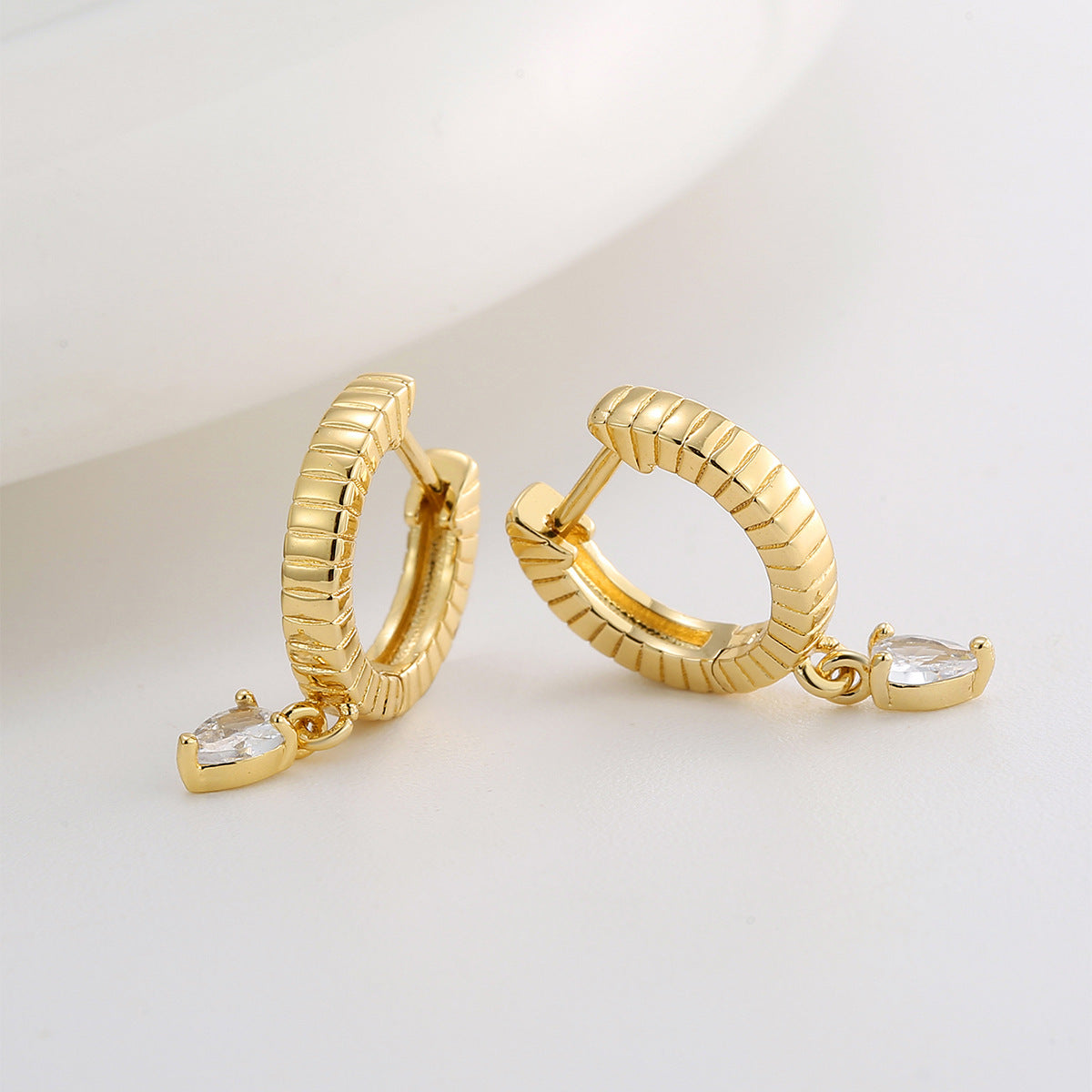 E0752 French Retro Fashion Design Earrings for Women, Water Drop Shape Zircon Simple Drop Earrings