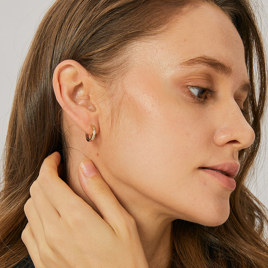 E0410 Textured Circle Small Earrings with Inlaid Diamonds, Round Full Diamond Ear Clips, Real Gold Plated, Stackable, Unisex Trendy