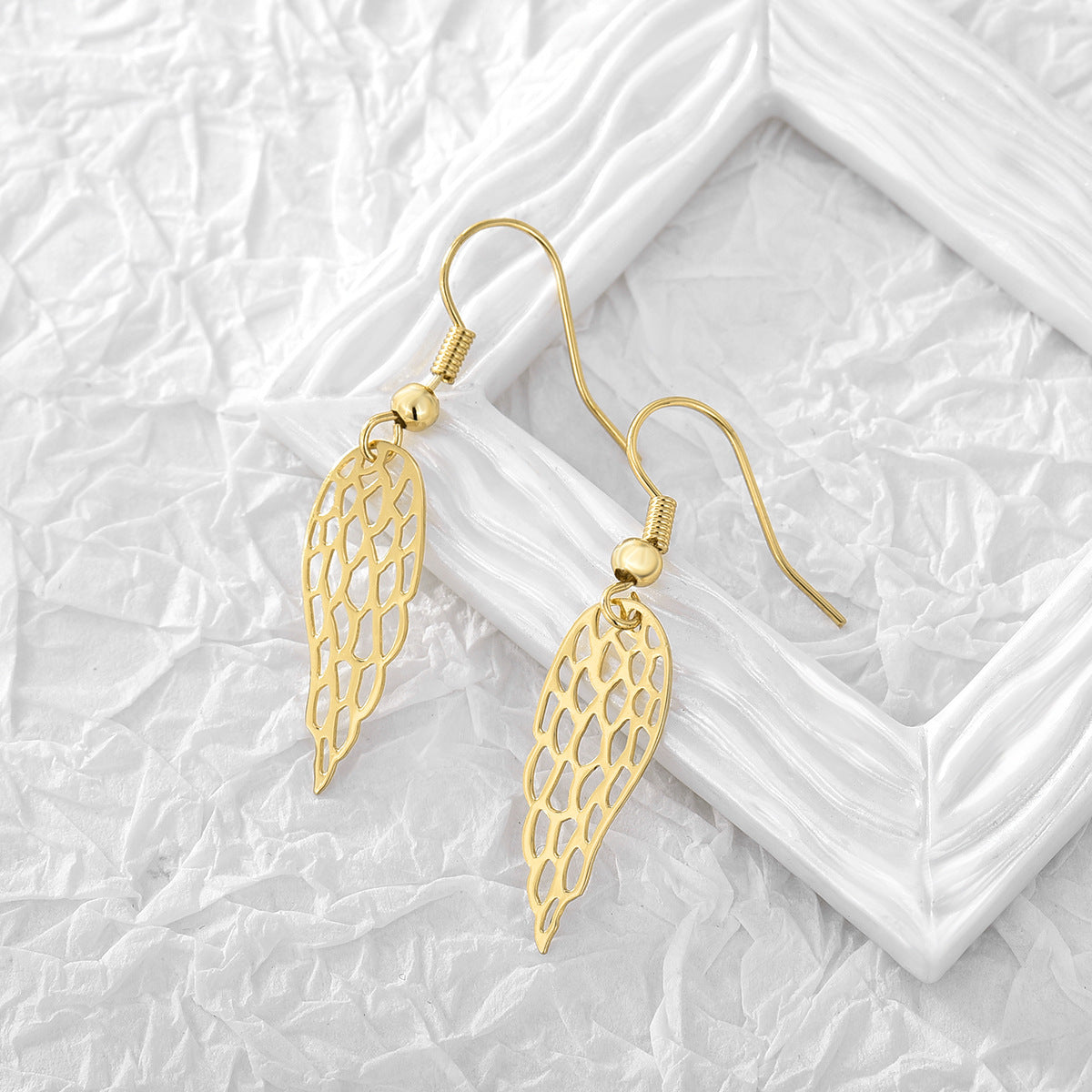 E0209 Bohemian Feather Wing Hollow Ear Hook Women's Fashion Gold-Plated Earrings