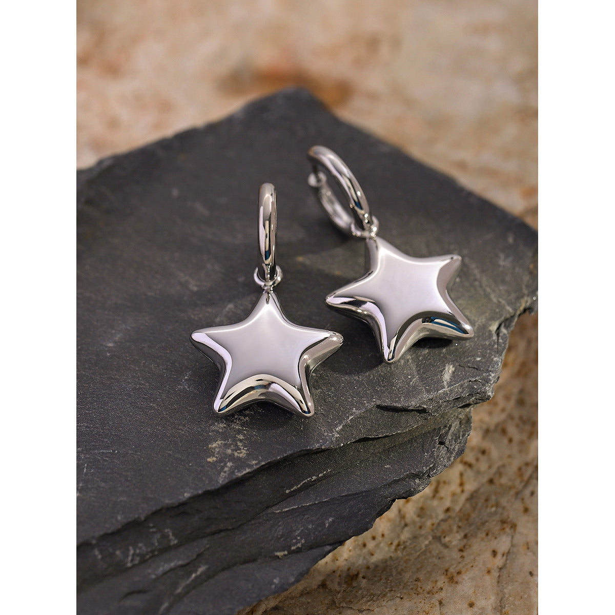 16k Gold Stainless Steel gold Smooth Surface Three-Dimensional Pentagram Earrings Simple Design Sense Ear Jewelry