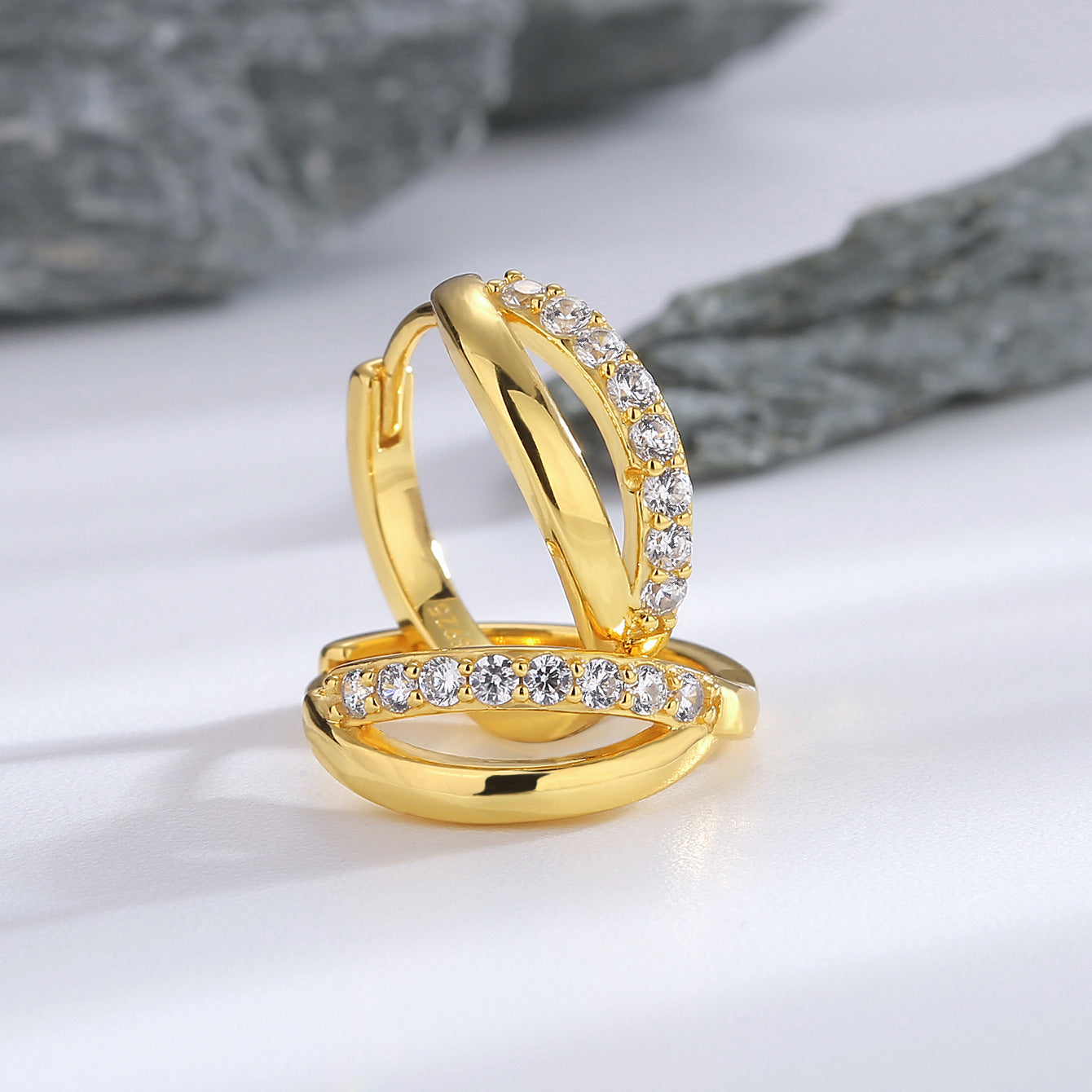 SE0040 S925Silver Hollow Zirconia Simple Earrings for Women Plated14K Gold Design Sense Earrings