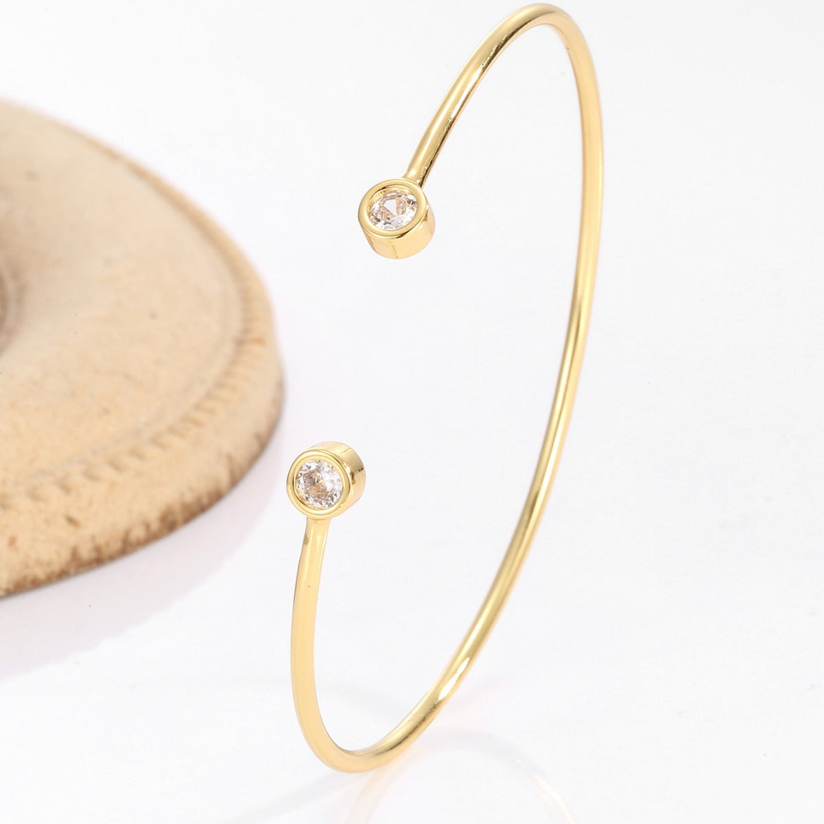 CYB0221 Super Sparkling Zircon Open Bracelet for Women with Exquisite Design and Smooth Surface