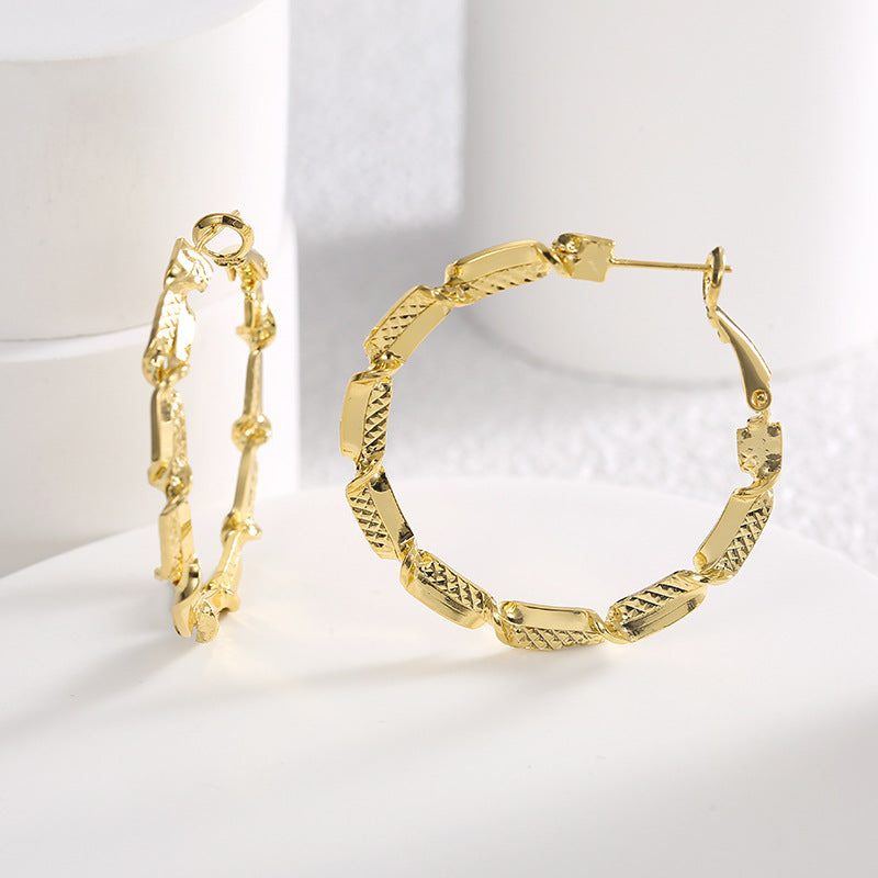 E0575 Modern Minimalist Design Earrings for Women Brass Gold-Plated Round Hoop Earrings