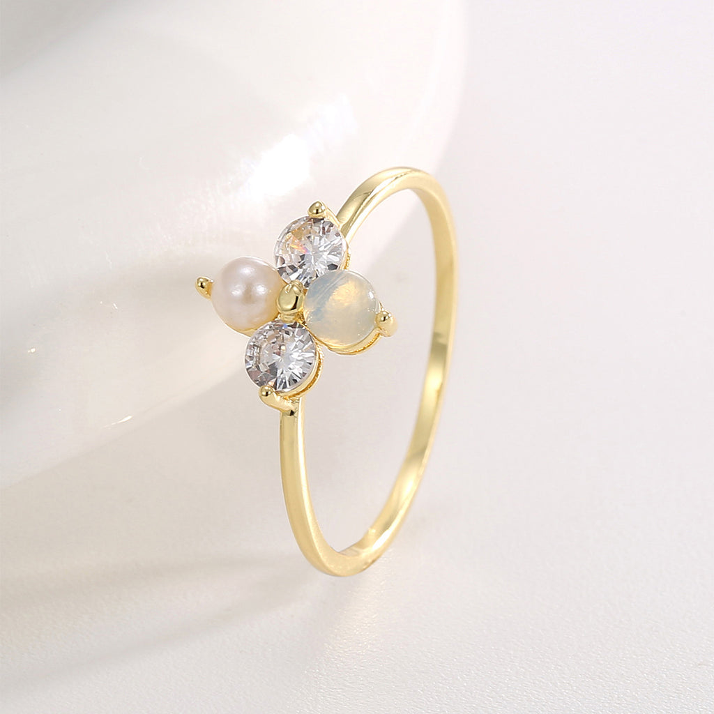 R0694 Elegant Fashion Design Ring Four-Leaf Clover Inlaid with Zircon and Shell Pearl Gold Plated