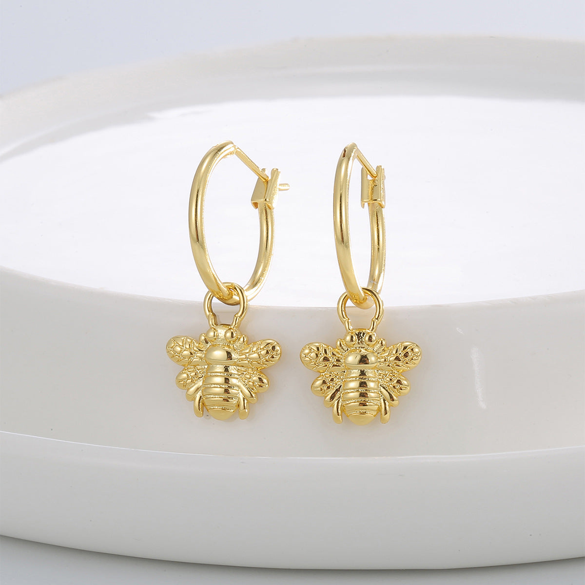 E0828 Earrings for Women Creative Design Gold-Plated Bee Drop Earrings
