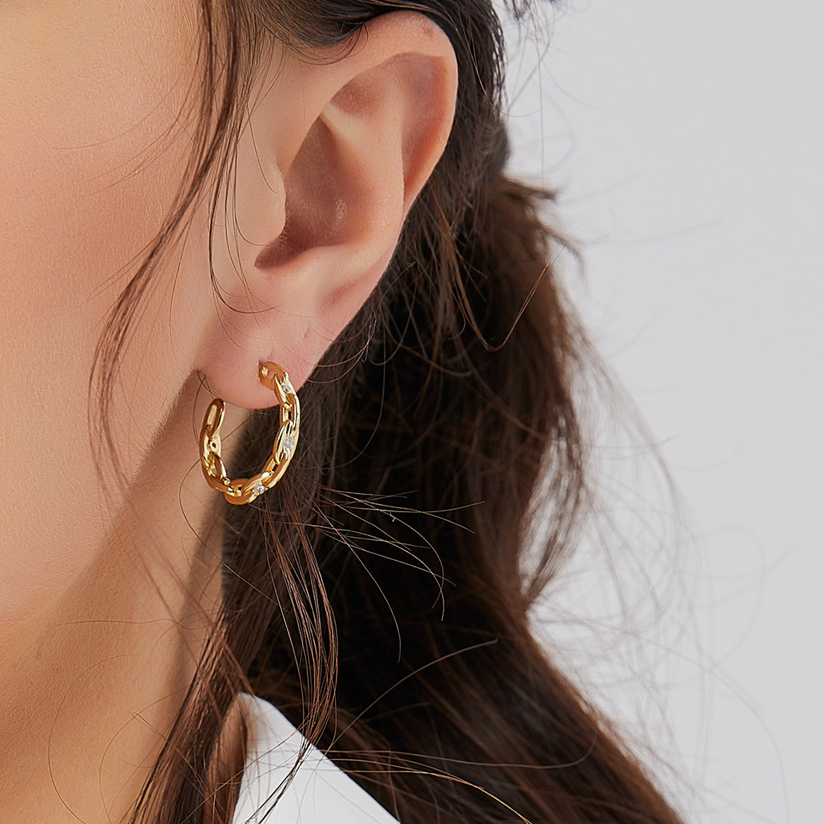 E0090 Earrings Simple Design Metal Hollow Chain Inlaid Diamond Hoop Earrings for Women Fashion Retro