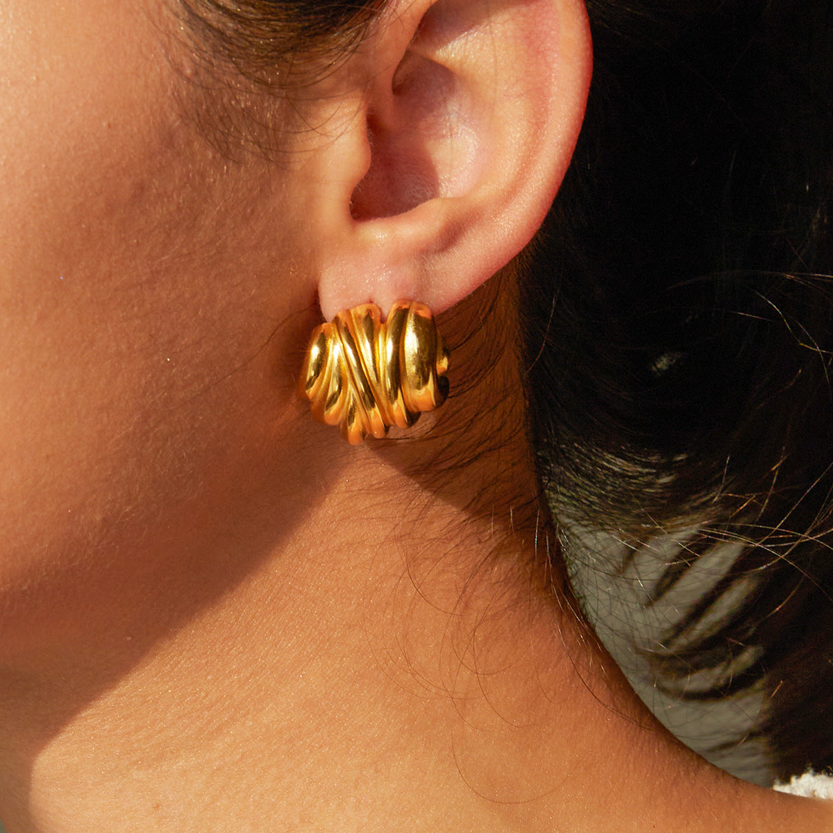 2H New style stainless steel earrings18k Gold Non-Fading Earrings Spiral Wave Strip Earrings