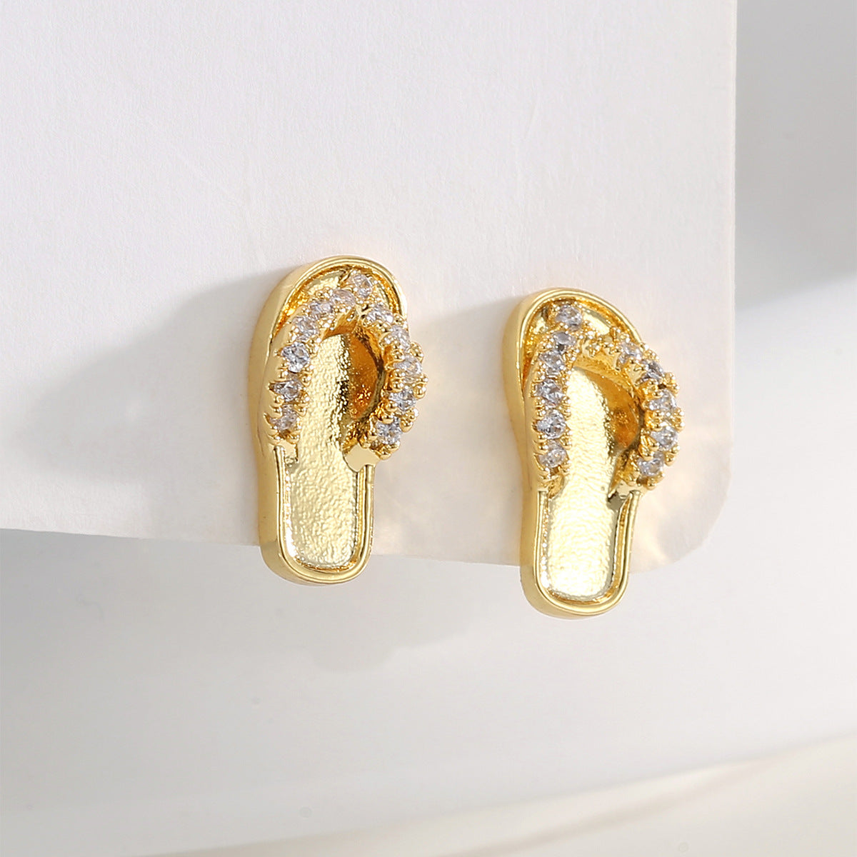 E0763 Creative Design Heartfelt Flip-Flop Earrings for Women Fashion Gold-Plated Zirconia Ear Jewelry