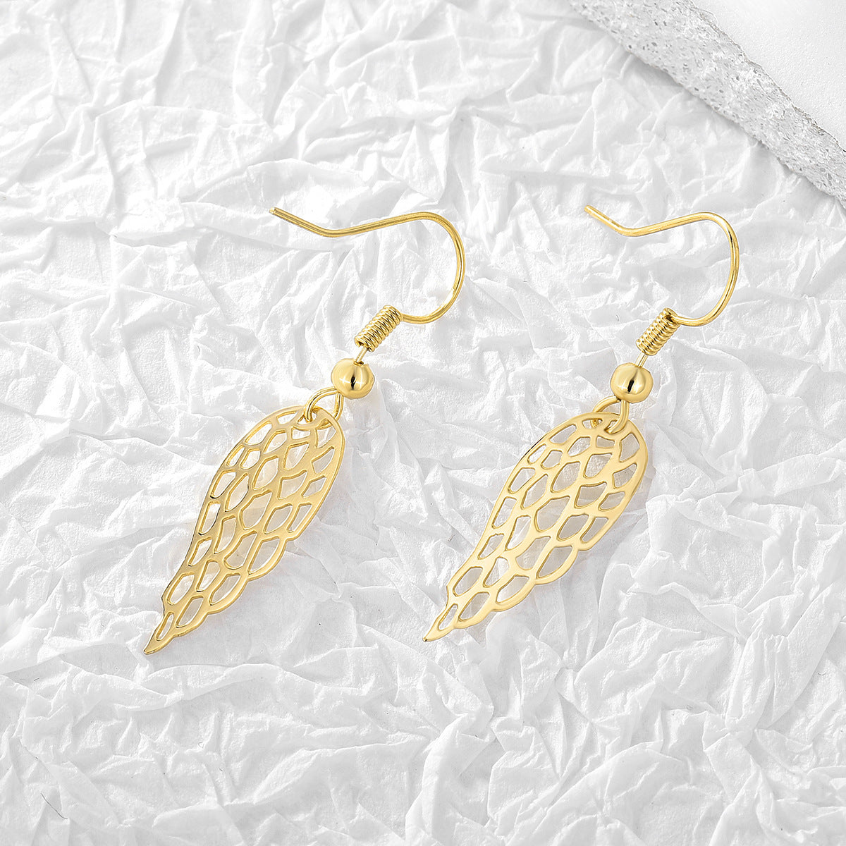 E0209 Bohemian Feather Wing Hollow Ear Hook Women's Fashion Gold-Plated Earrings
