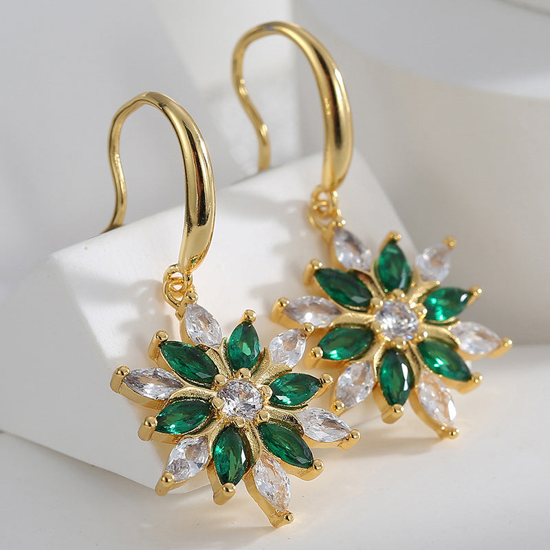 E0536 Christmas Ornaments Minimalist Design Sense Earrings Female fashion Snowflake Green White Zircon Ear Hook