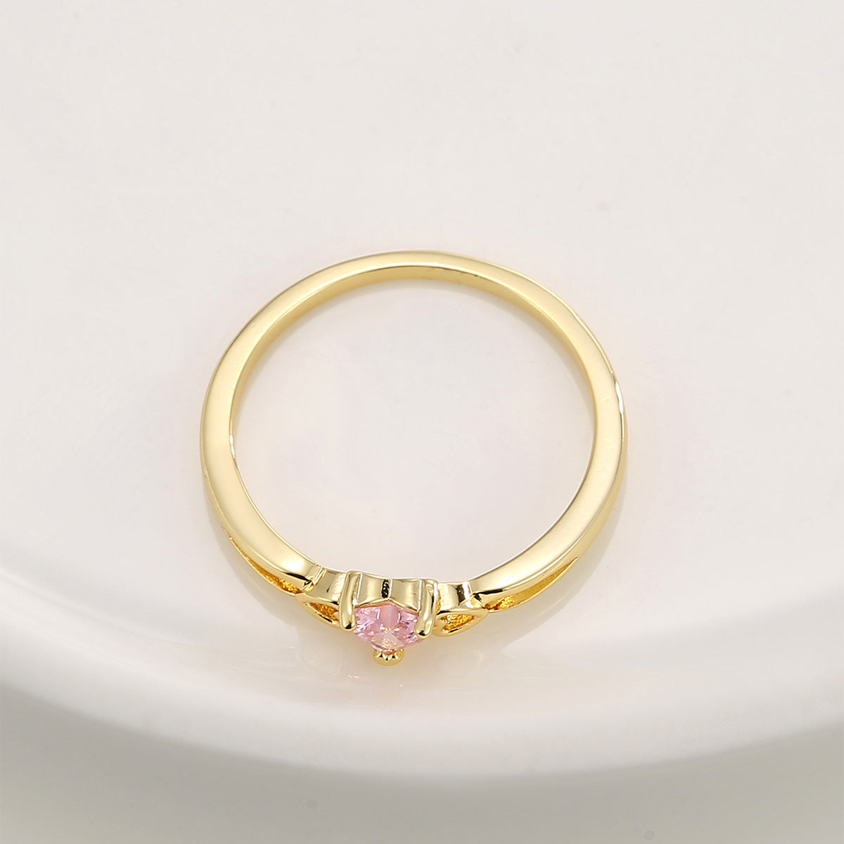 R0703 Cute Design Hollow Heart Ring for Women New Pink Heart-Shaped Zircon Tail Ring