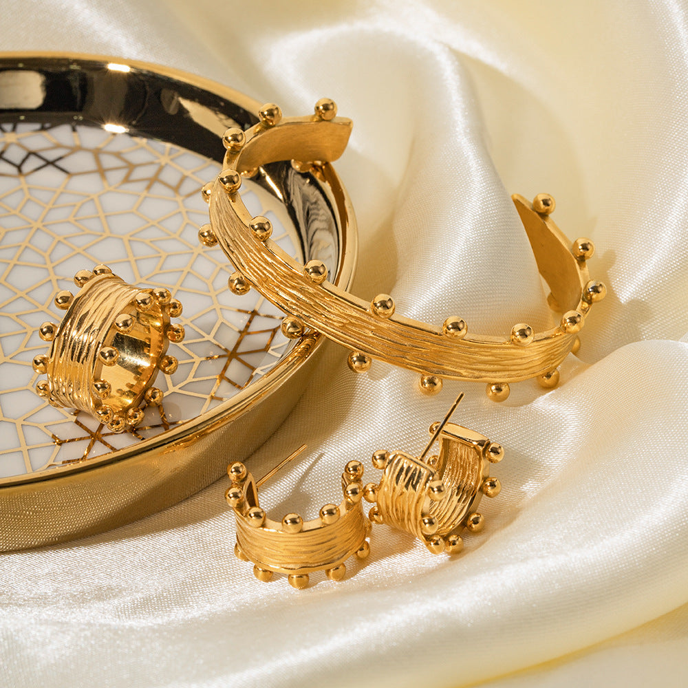 2H New Fashion18K Gold Stainless Steel Wood Grain C Shaped Earrings Pleated Earrings Fashionable Earrings