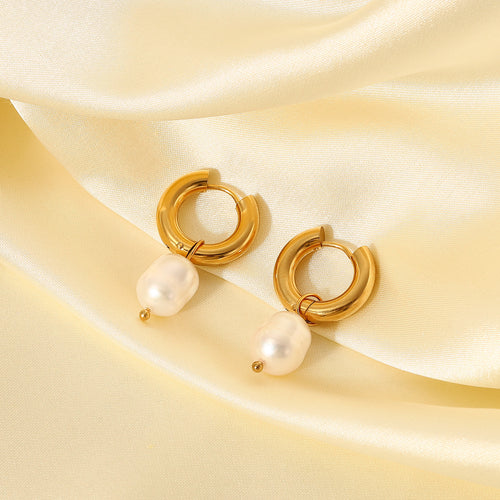 18K Gold-Tone Freshwater Pearl Minimalist Pendant Stainless Steel Necklace with pearl design details