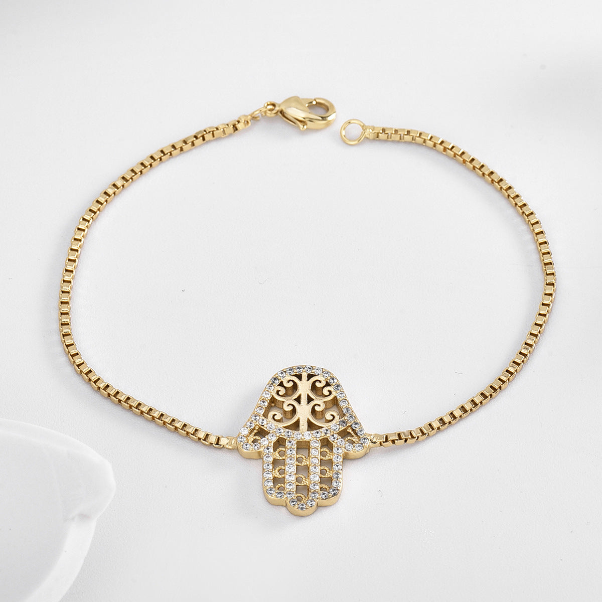B0076 Vintage Hip-Hop Creative Design Palm Bracelet for Women with Gold Plating and Zircon Inlay