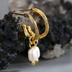 E0441 Manufacturer Supply Fashion Simple Earrings for Women Irregular Shell Beads Vintage C Font Style Earrings