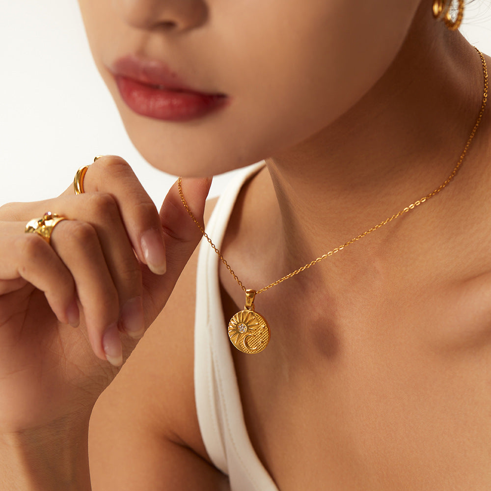 Designer Coin Round Pendant Necklace Minimalist Versatile Retro Personality Sweater Chain for Women