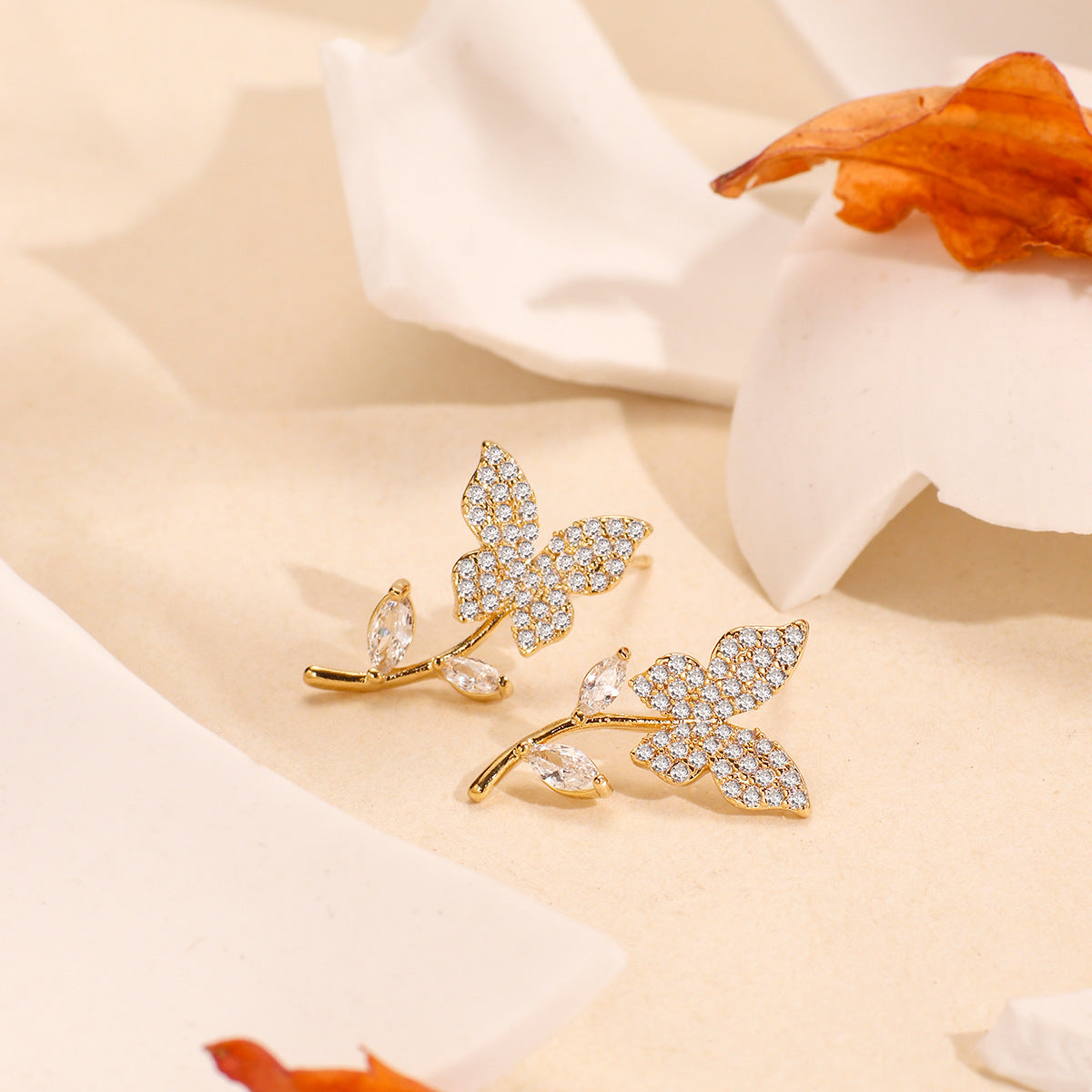 CYE0137 Butterfly Flower Earrings Inlaid with Brilliant Zircon New Earrings